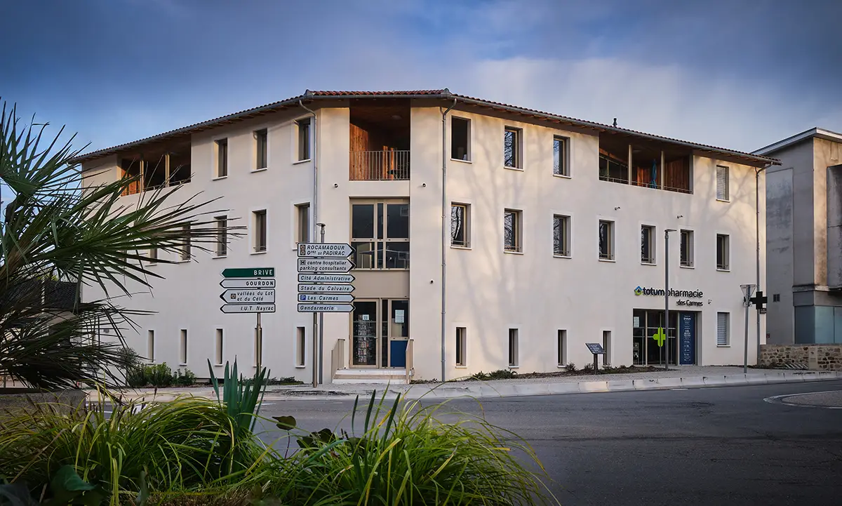 tertiaire pharmacie figeac 1